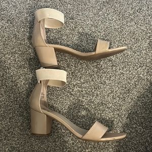 Used white mountain nude heels